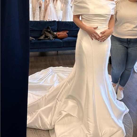 Christina Wu Gianna Bridal/Wedding Dress. Ivory. Size 8. Not altered. NWT. - Picture 7 of 9